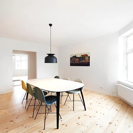 Fantastic 2-bed In Vesterbro Daire Kopenhag