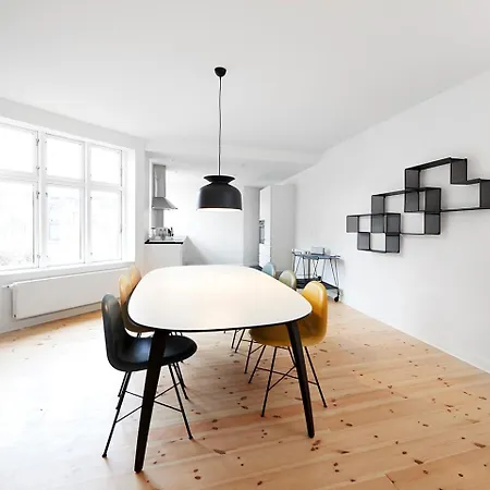 Fantastic 2-bed In Vesterbro Apartman